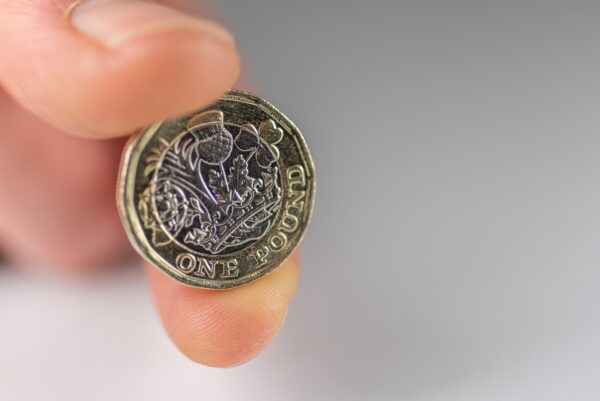 Prawie dwa miliony osób przeszło już na zasiłek Universal Credit z dotychczasowych świadczeń.