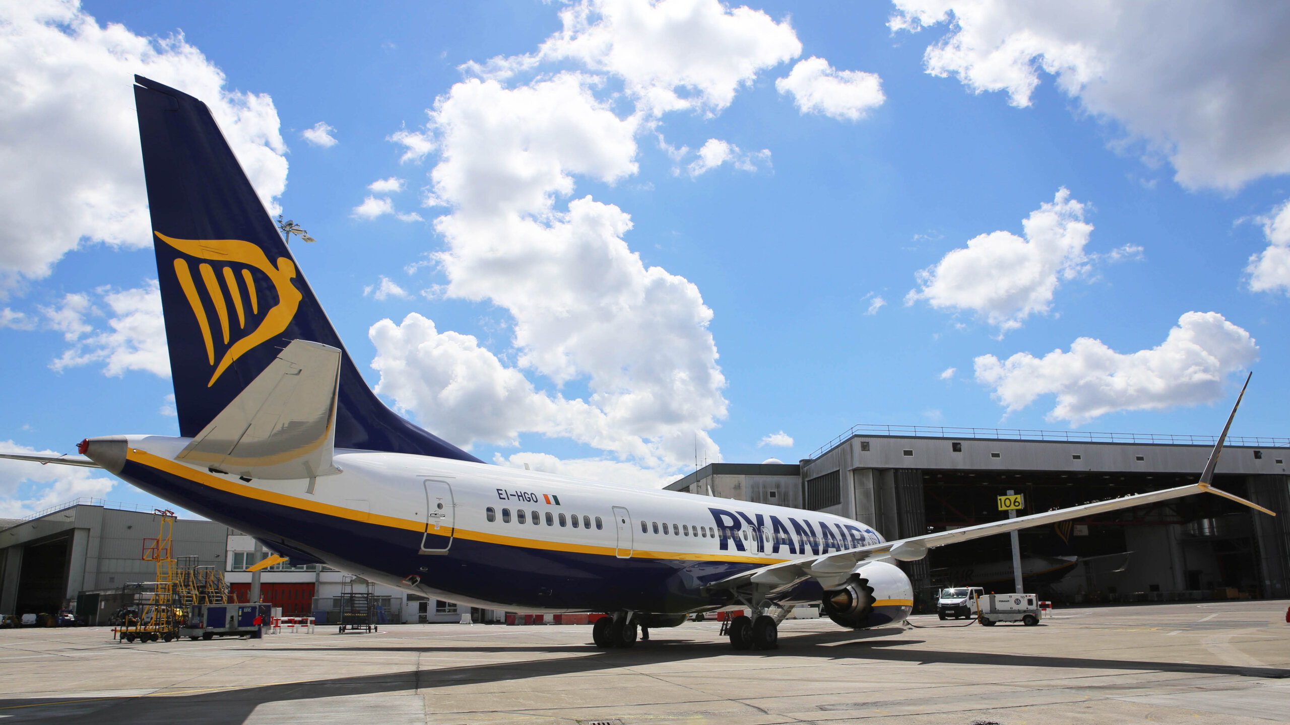 Ryanair walczy o każdy kilogram na pokładzie. Jak linia lotnicza miałaby przewozić tony chemii? Foto: Ryanair, biuro prasowe.