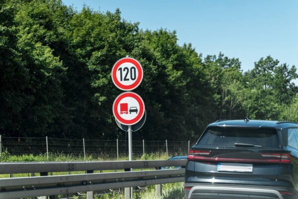 Policja w Niemczech, Holandii i innych państwach europejskich będzie przeprowadzać dodatkowe kontrole na drogach