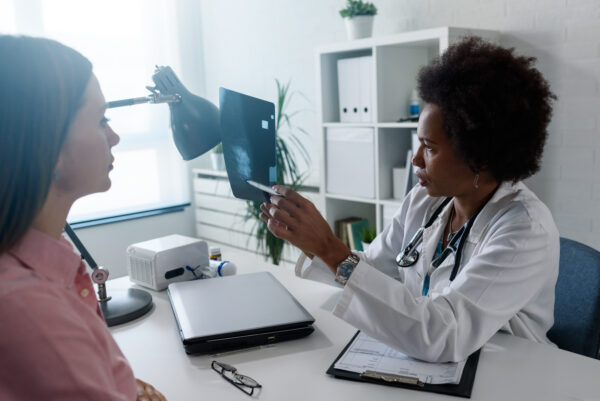 System kierowania na badania raka piersi w UK nie działa. 95% kobiet pozostaje bez diagnozy