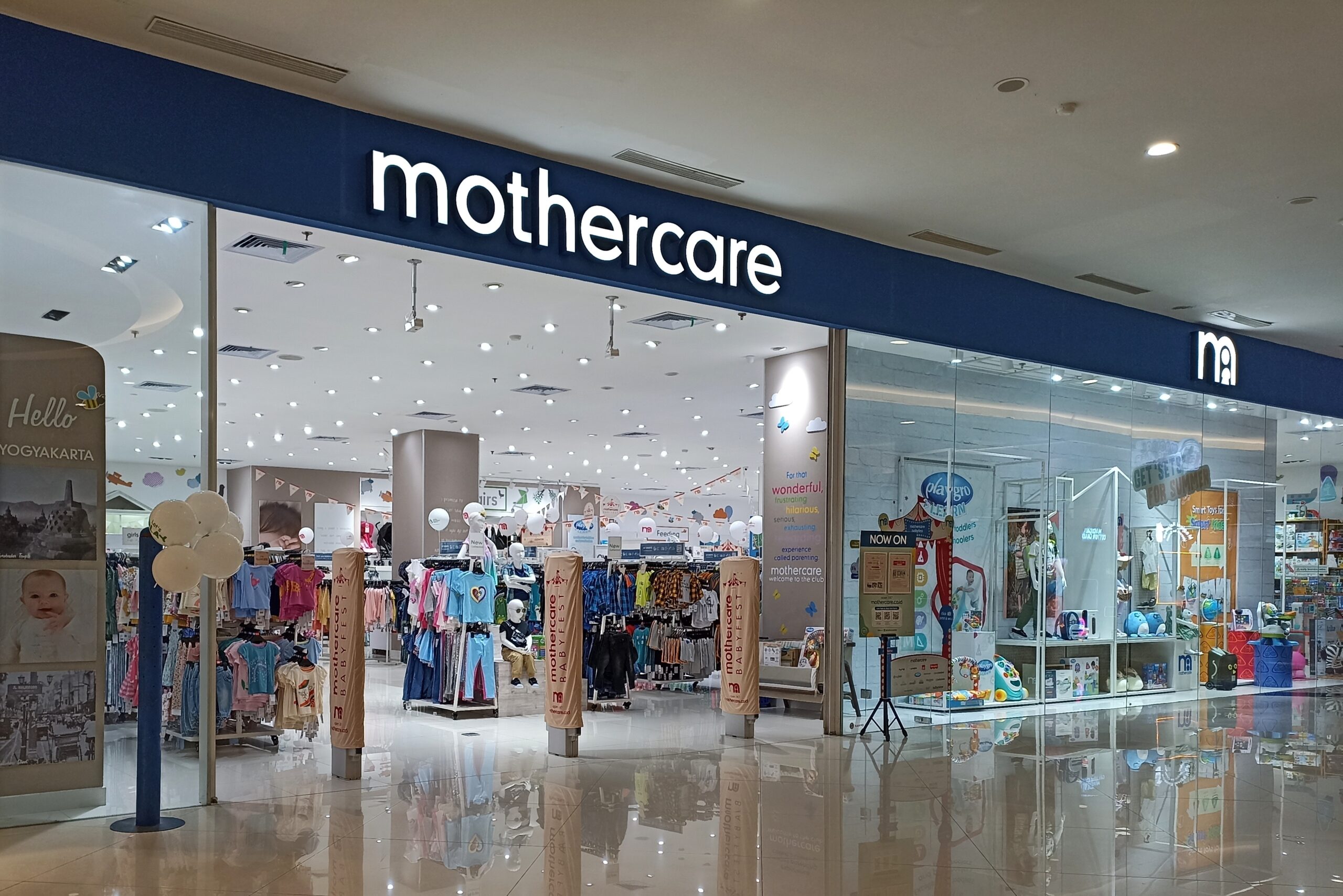 W Mothercare można było kupić całą wyprawkę dla dziecka - od wózków, po ubranka i akcesoria a także zabawki. Foto: Shutterstock