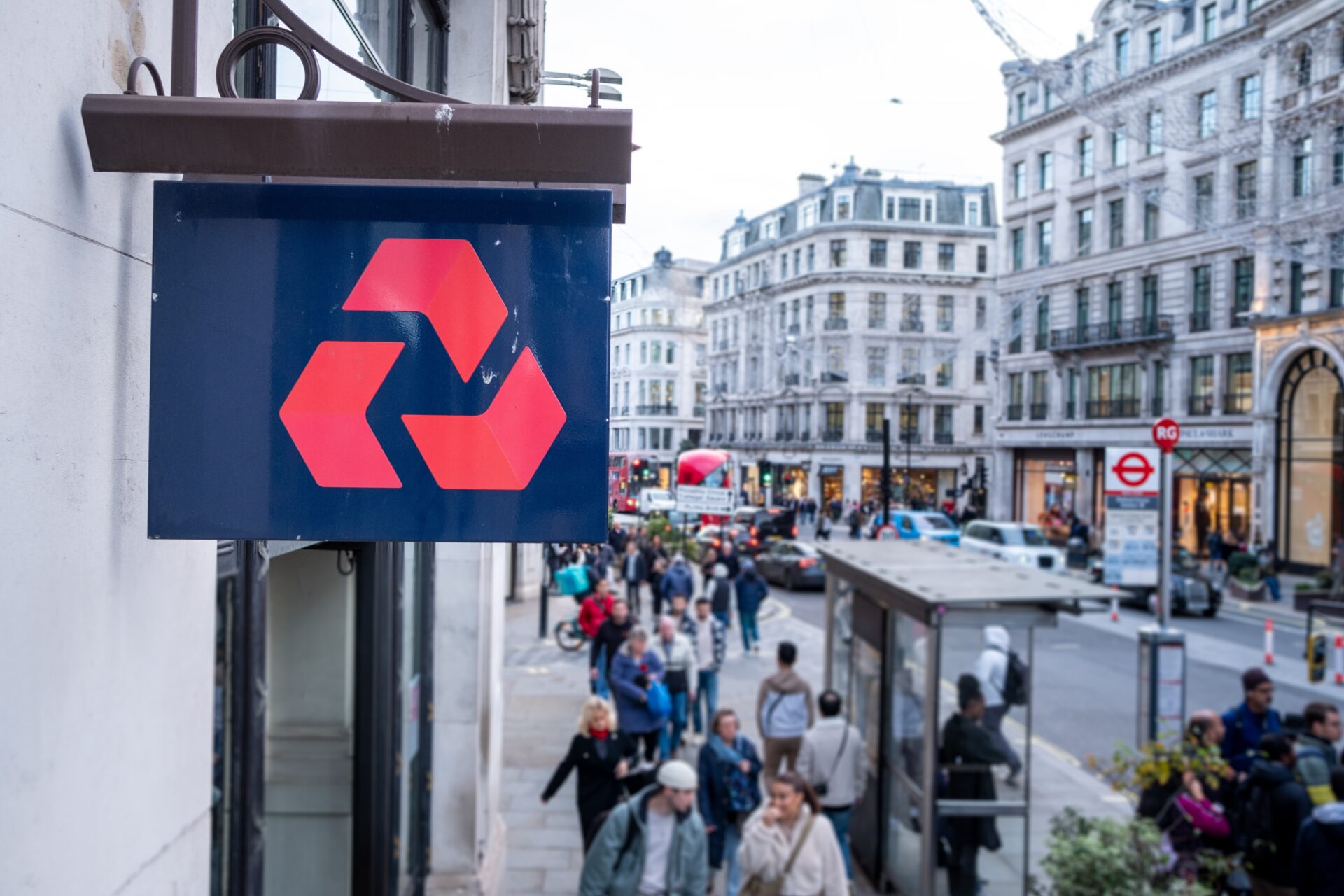 Banki brytyjskie w tym NatWest muszą dać klientowi 90 dni wypowiedzenia, jeśli chcą mu zamknąć konto. Foto: Shutterstock