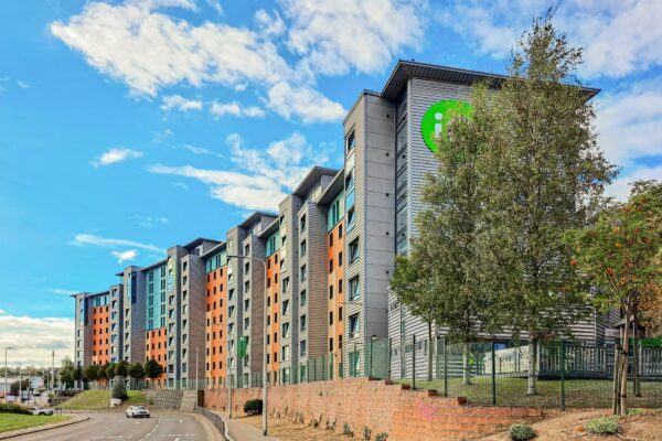 UK buduje 70 tysięcy mieszkań socjalnych. Sprawdzamy, gdzie powstaną i kto skorzysta