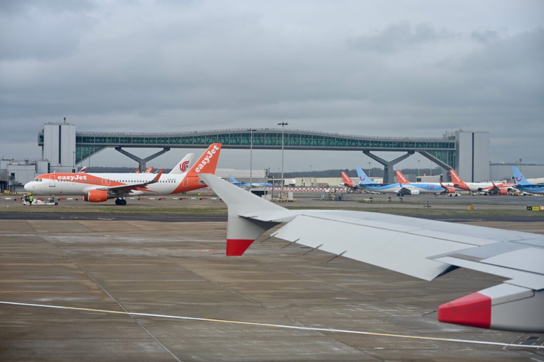 Nowe zasady bagażu podręcznego od 2027 roku. Co zmieni się w easyJet, British Airways i Jet2?