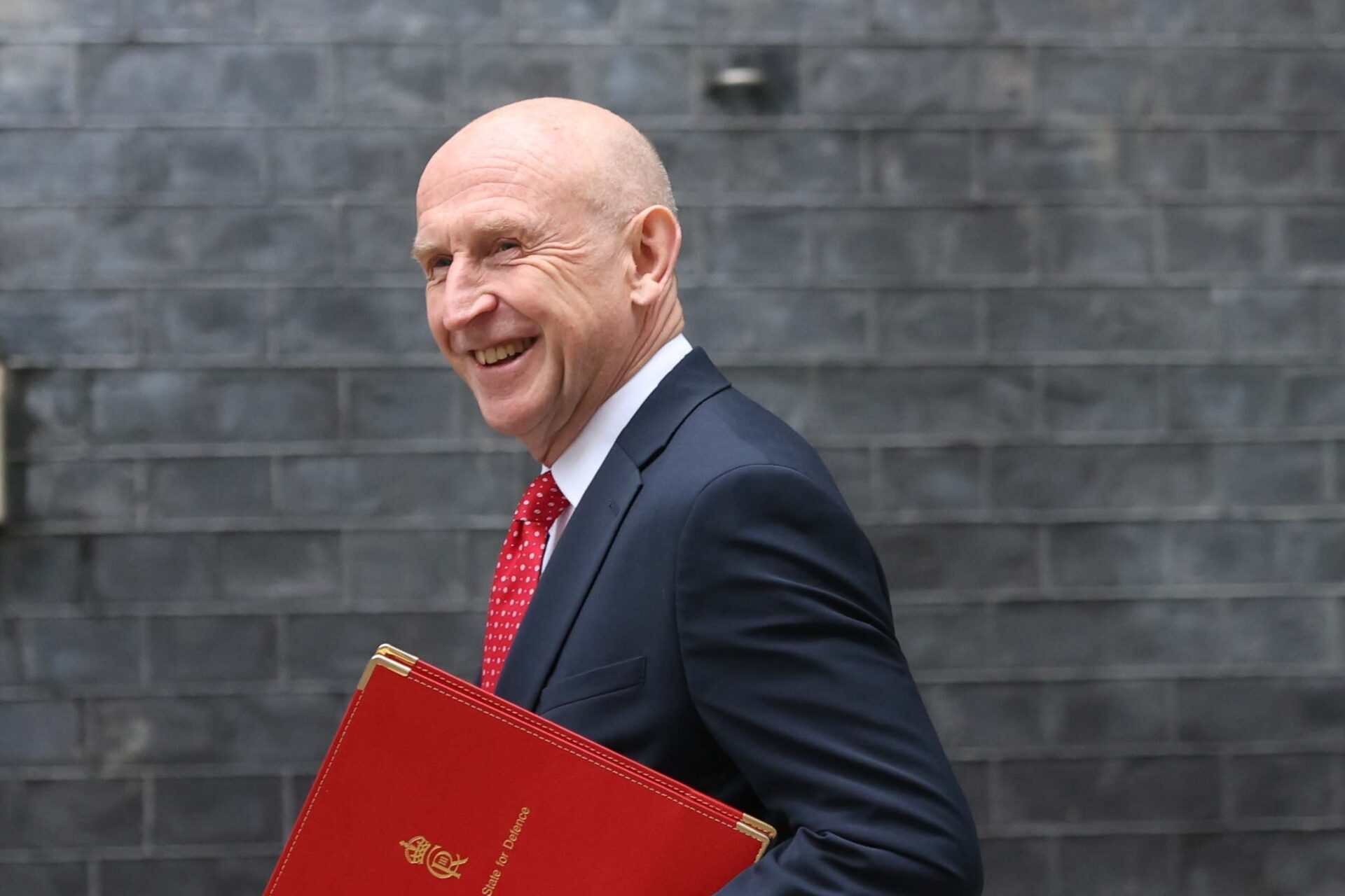 John Haley ogłasza polowanie na “podejrzane” firmy, a HMRC upraszcza zgłaszanie oszustw