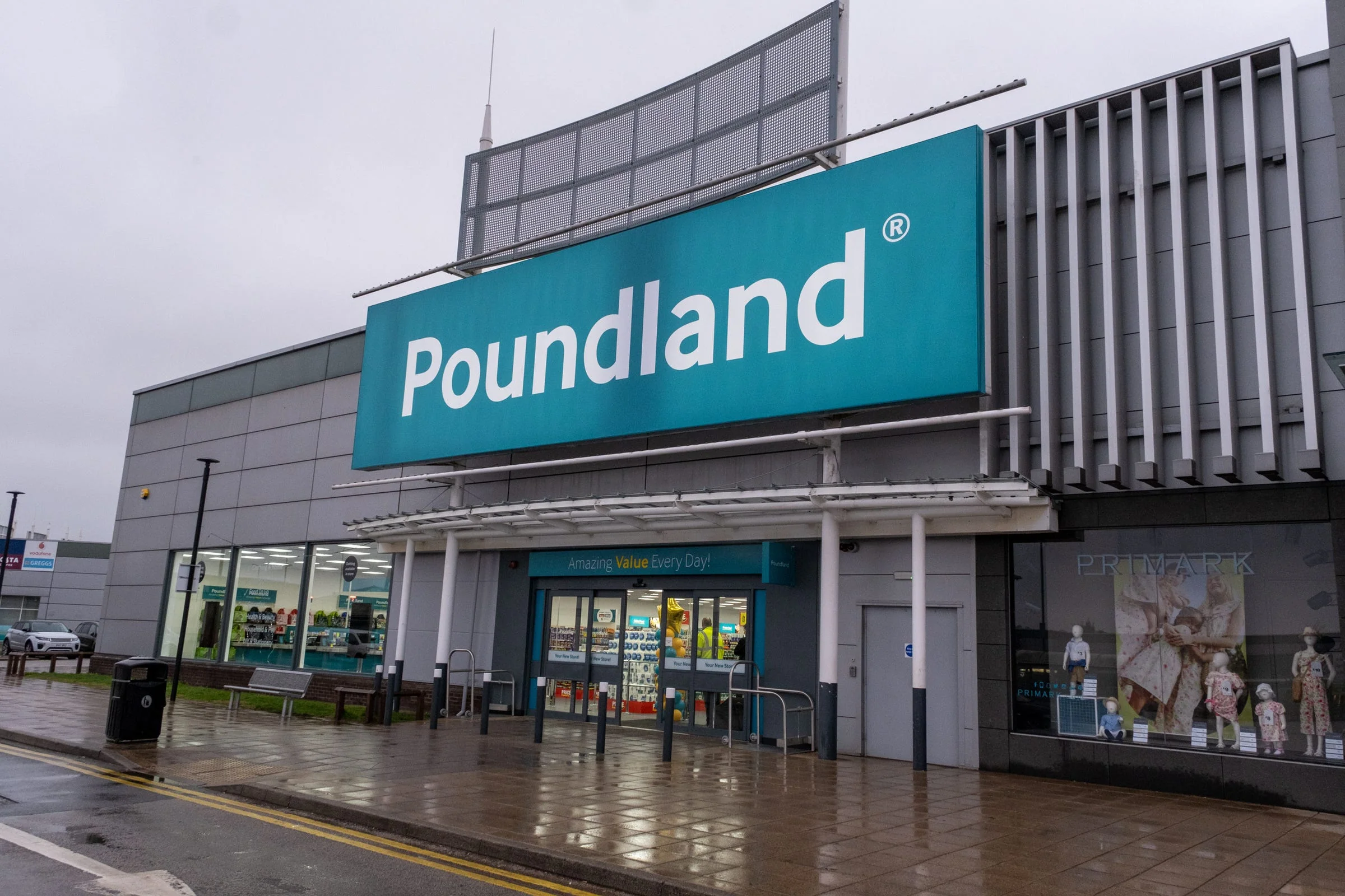 Dla wielu Polaków w UK, Poundland był sklepem, gdzie kupiował się tanie i w miarę dobrej jakości produkty. Foto: Press Centre Poundland