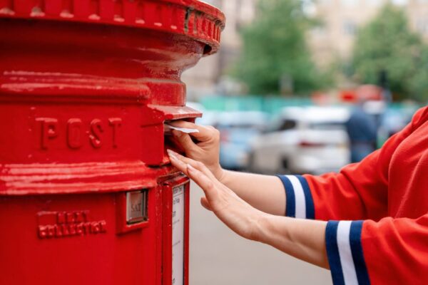 Jeszcze dekadę temu Royal Mail doręczało 20 mld listów rocznie, a teraz liczba ta spadła do 6,7 mld