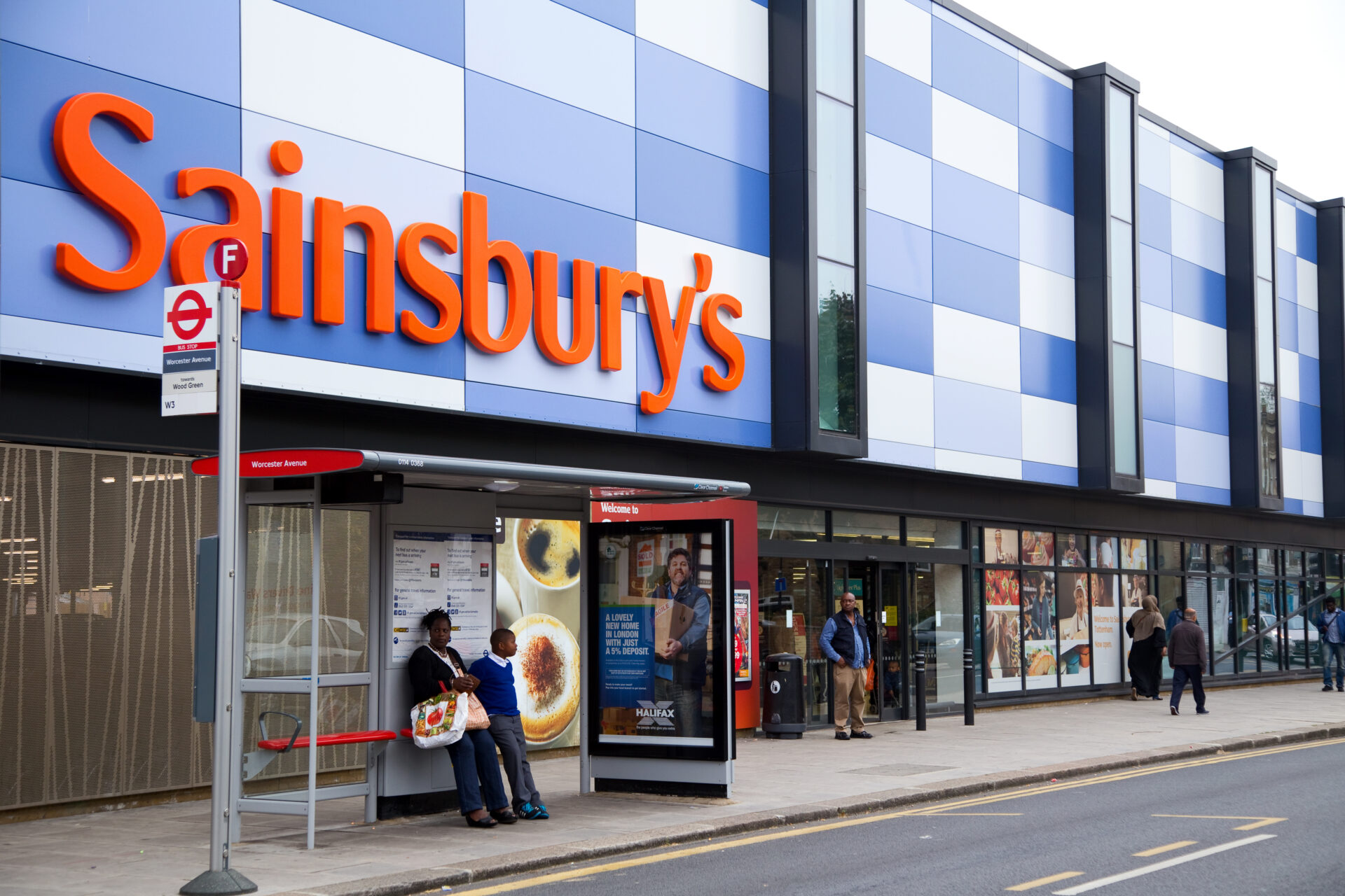 Sainsbury's i Argos zatrudnią 17500 tymczasowych pracowników przed Bożym Narodzeniem. Zobacz jak aplikować. Foto: Shutterstock